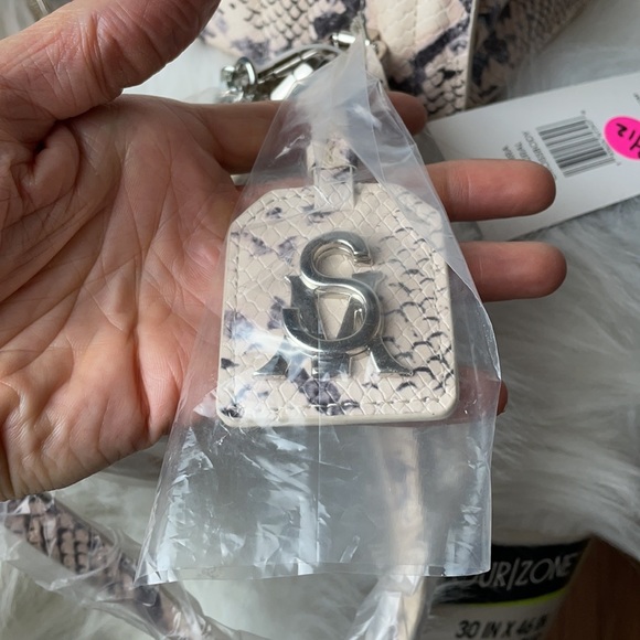 Steve Madden Bkiarra Natural Crossbody Purse - Picture 8 of 10